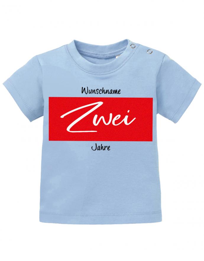 baby-shirt-mit wunschnamen- 2 jahre alt-geburtstags t-shirt kinder 2- baby shirts mit namen hellblau