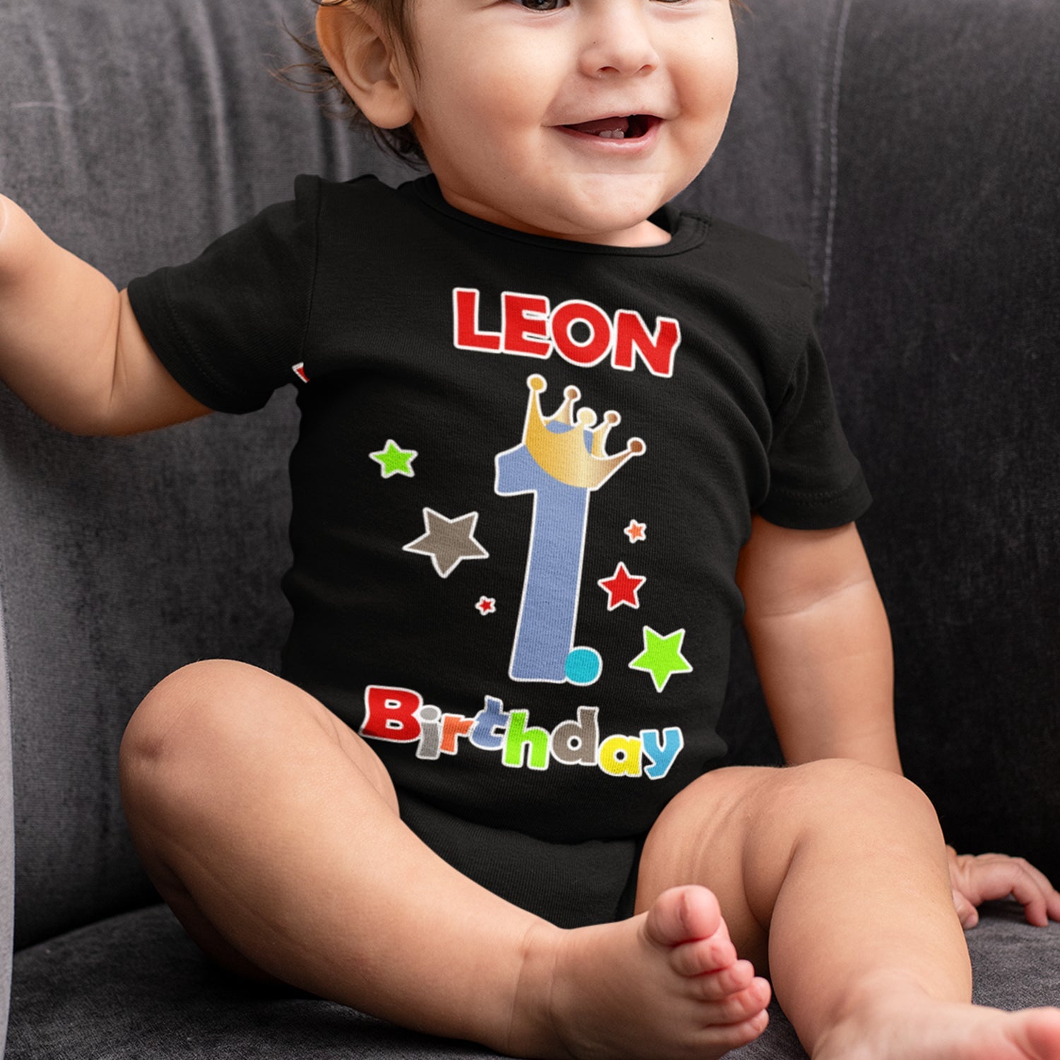 bedrucktes t shirt für babys zum geburtstag. individuell und personalisiert. Baby zum ersten Geburtstag