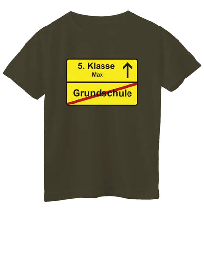 5. Klasse Grundschulabgänger mit Name und Ortsschild army