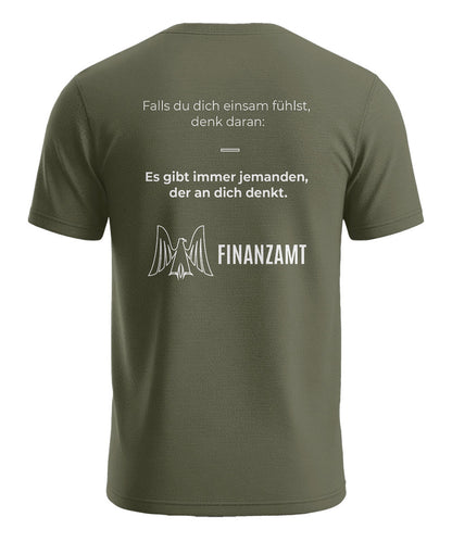 Das Finanzamt denkt an dich lustiges Herren T-Shirt mit Rückenmotiv in Army Grün