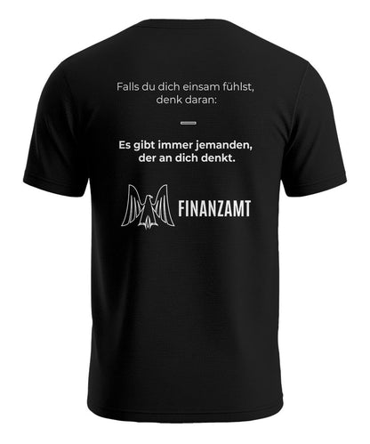 Das Finanzamt denkt an dich lustiges Herren T-Shirt mit Rückenmotiv in Schwarz