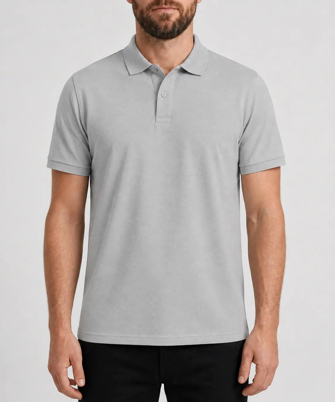 Herren Poloshirt in Grau getragen von einem Mann