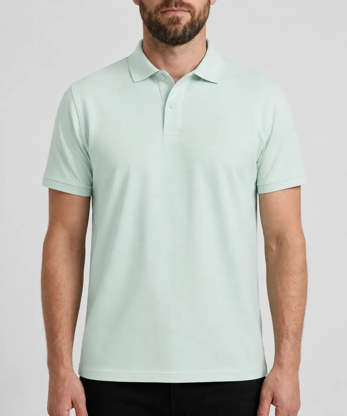 Herren Poloshirt in Mint getragen von einem Mann