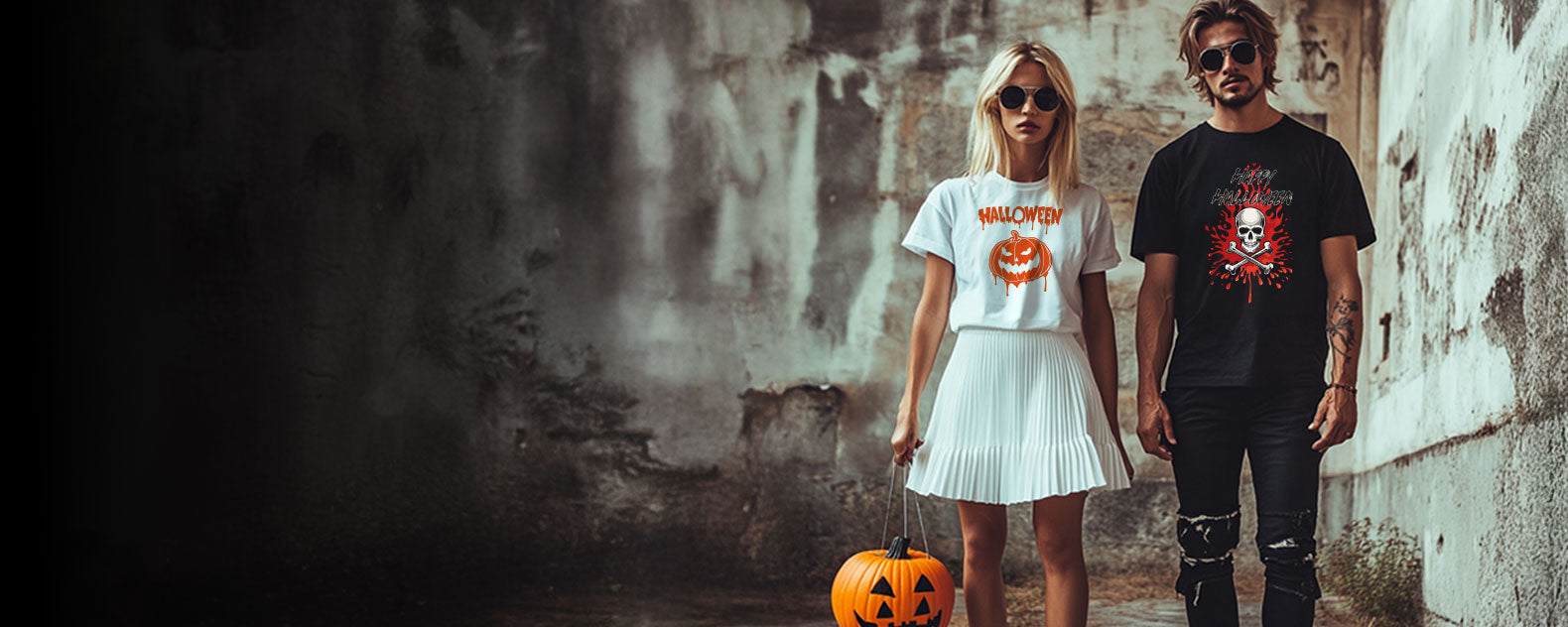 Lass dein Halloween-Outfit glänzen mit unseren bedruckten T-Shirts für Paare. Bei myshirtstore kannst du T-Shirts für Herren, Damen, Kinder und Babys online bedrucken. Wähle aus gruseligen Designs und gestalte dein perfektes Halloween-Shirt!