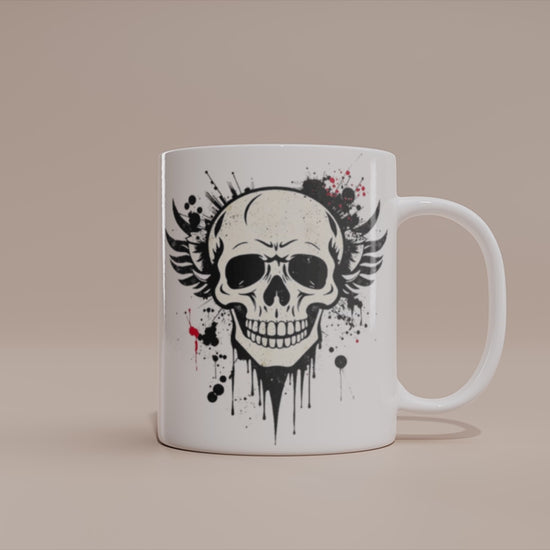 Video - Totenkopf Tasse – Dark Skull Design mit Flügeln & Blutspritzern