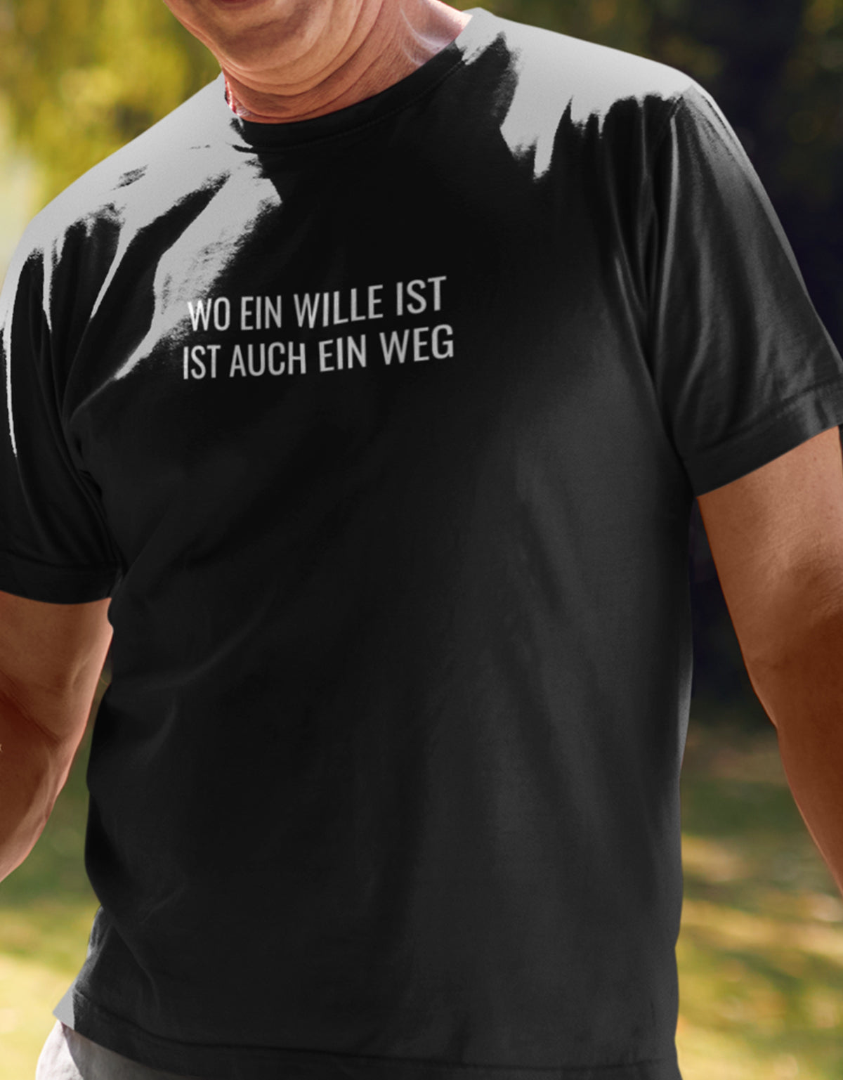 Männer Tshirt mit Wunschtext. Minimalistisches Design.