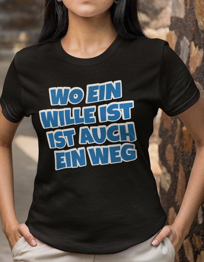 Frauen Tshirt mit Wunschtext.  Comic Schriftart mit weißer Umrandung. 