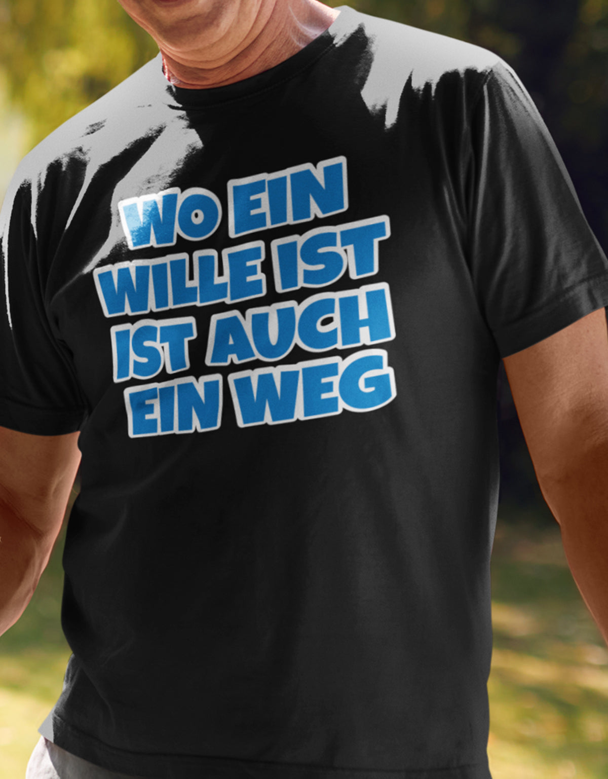 Männer Tshirt mit Wunschtext. Comic Design mit weißer Umrandung.