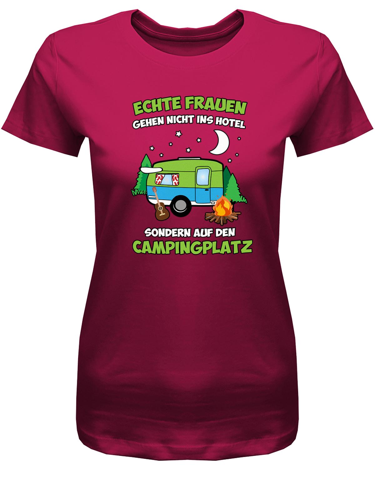 Echte-Frauen-gehen-nicht-ins-Hotel-sondern-aufn-Campingplatz-Damen-Shirt-sorbet