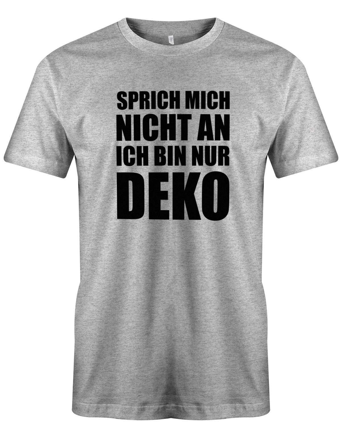 https://myshirtstore.de/cdn/shop/products/Sprich-mich-nicht-an-ich-bin-nur-deko-Herren-Shirt-Grau.jpg?v=1666125774&width=1445