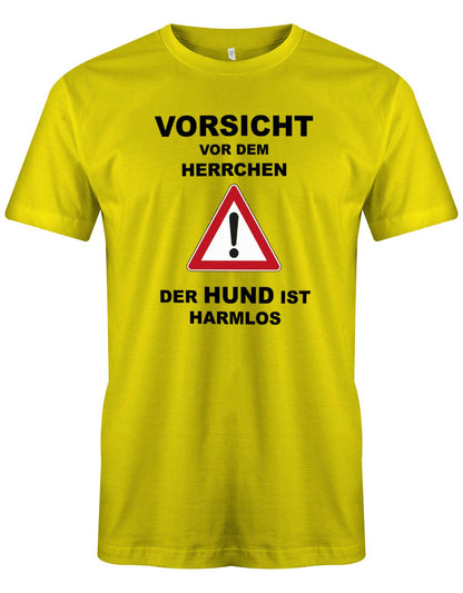 Vorsicht-vor-dem-Herrchen-der-Hund-ist-Harmlos-Herren-Hunde-Shirt-Gelb