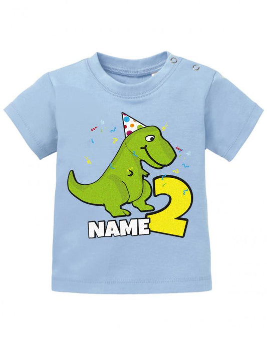 T Shirt 2 Geburtstag Junge Baby. Dinosaurier mit Geburtstagsmütze und Konfetti. Personalisiert mit Namen vom Geburtstagskind. Hellblau