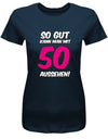 Lustiges T-Shirt zum 50. Geburtstag für die Frau Bedruckt mit So gut kann man mit 50 aussehen. Große Pinke 50. Navy