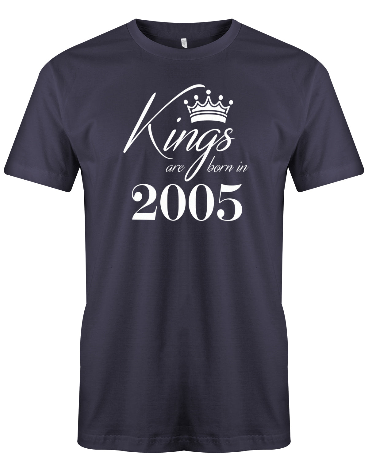 Cooles T-Shirt zum 18. Geburtstag für Jungen. Bedruckt mit: Kings areborn in 2005 - Könige werden 2005 geboren Das T Shirt 18 Geburtstag Junge Lustig ist ein tolles Geschenk für alle 18 Jährigen. Geschenk zum 18 geburtstag Jungen ✓ 2005 geburtstag Junge ✓ 18 Geburtstag tshirt ✓ shirt geburtstag 18 Navy