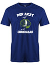 Das lustige Segler t-shirt bedruckt mit "Der Arzt sagt es ist unheilbar. Nur Segeln im Hirn". Royalblau