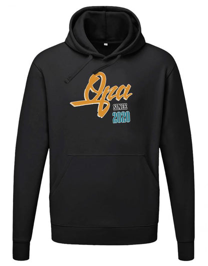 opa-since-2020-herren-hoodie-schwarz